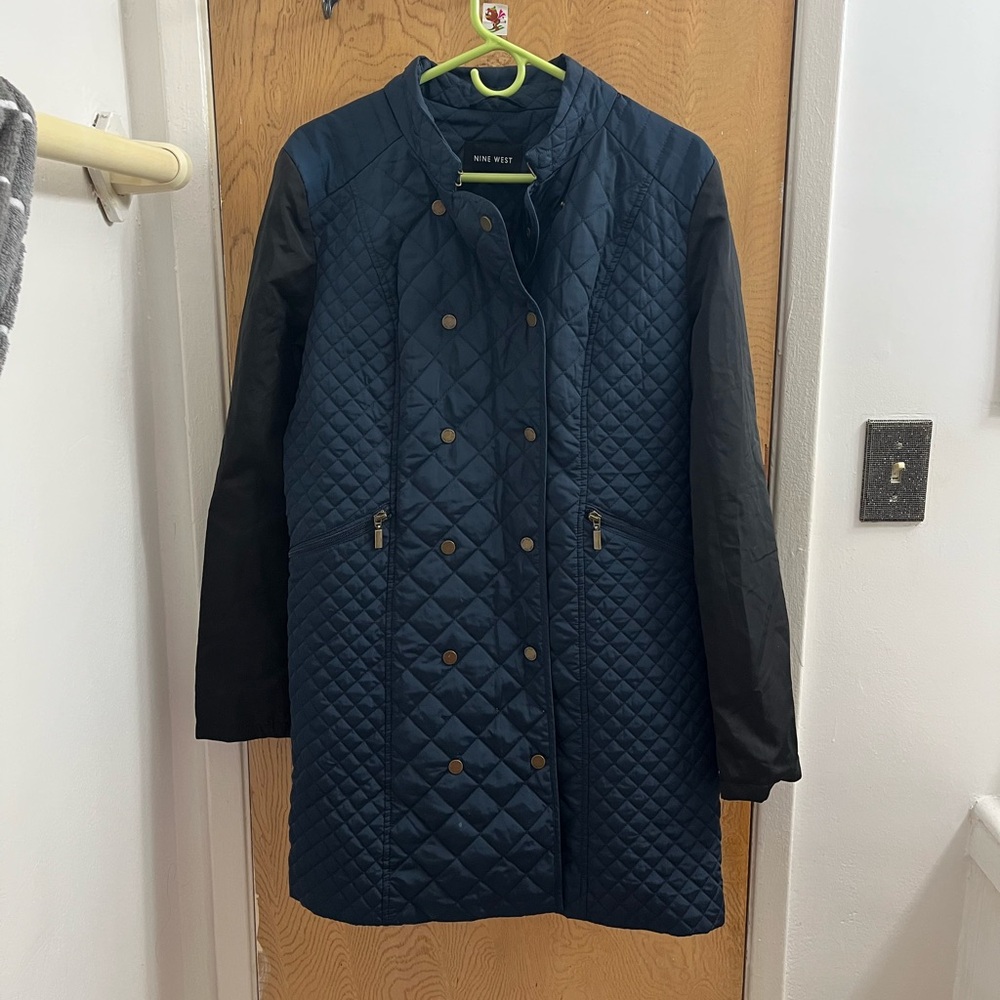 Nine West Women's Quilted Navy and Black Puffer Jacket